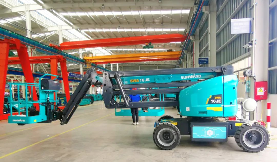 勇闯蓝海!米兰网址智能两款臂式高空作业平台正式“出道”