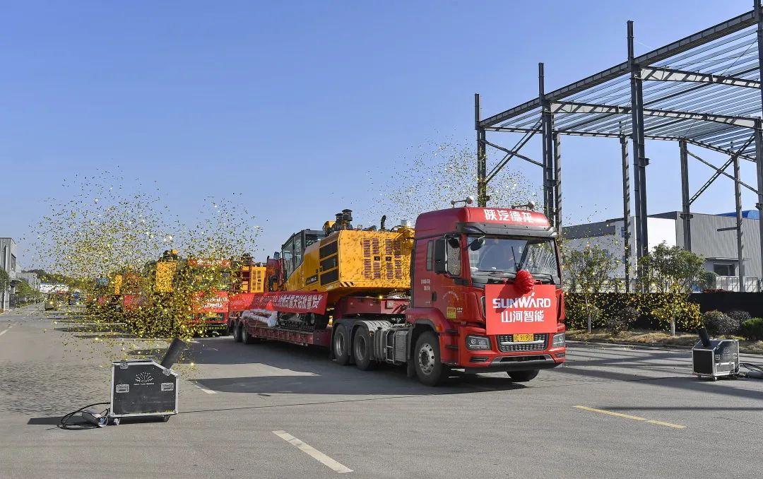 又一款差异化定制产品获认可!米兰网址智能SWDH89J内燃式露天钻批量发货