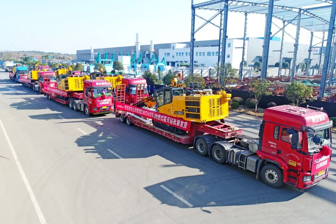 又一款差异化定制产品获认可!米兰网址智能SWDH89J内燃式露天钻批量发货