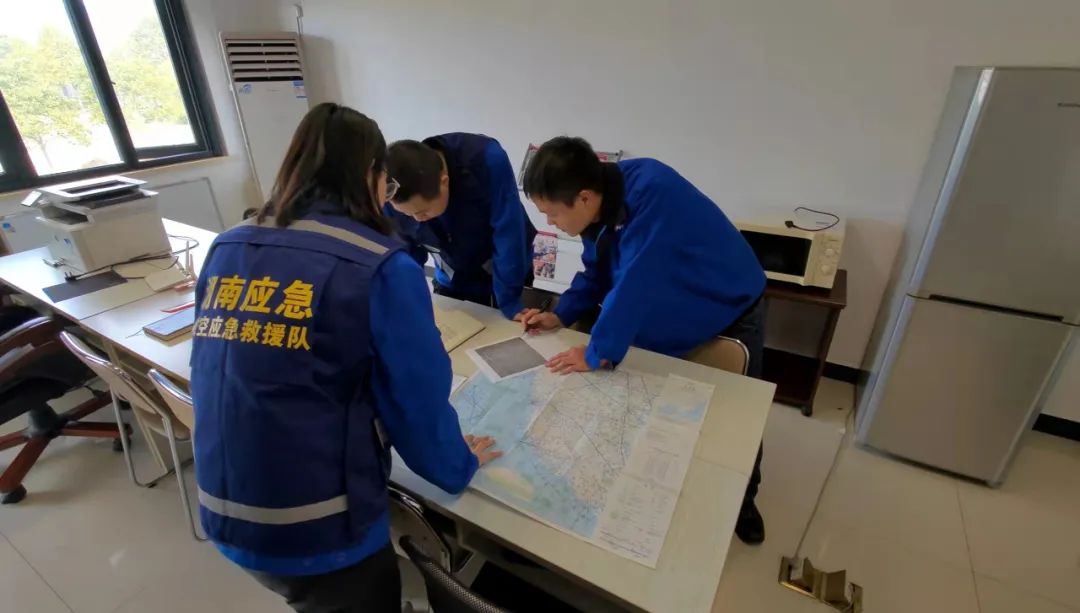 火情就是命令!湖南航空应急救援队米兰网址机组展现“米兰网址速度”