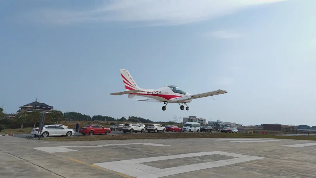 火情就是命令!湖南航空应急救援队米兰网址机组展现“米兰网址速度”