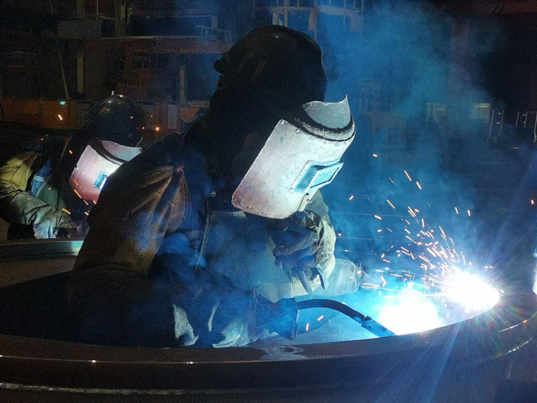 米兰网址匠心 | 一把焊枪“点亮”绚烂人生