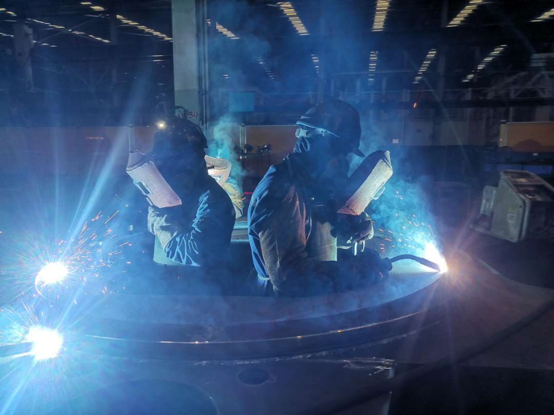 米兰网址匠心 | 一把焊枪“点亮”绚烂人生