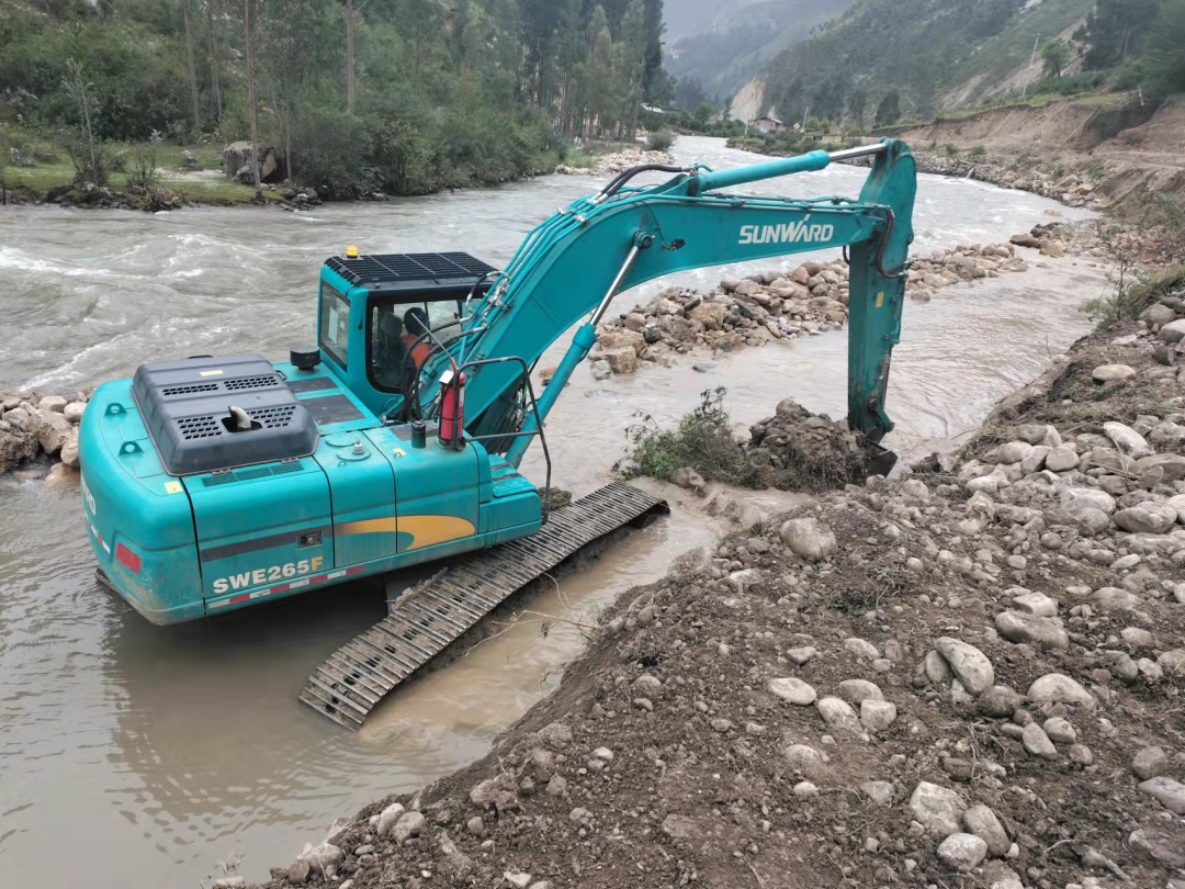 挑战世界第二高山脉!米兰网址智能装备助力秘鲁安第斯国家公路项目建设