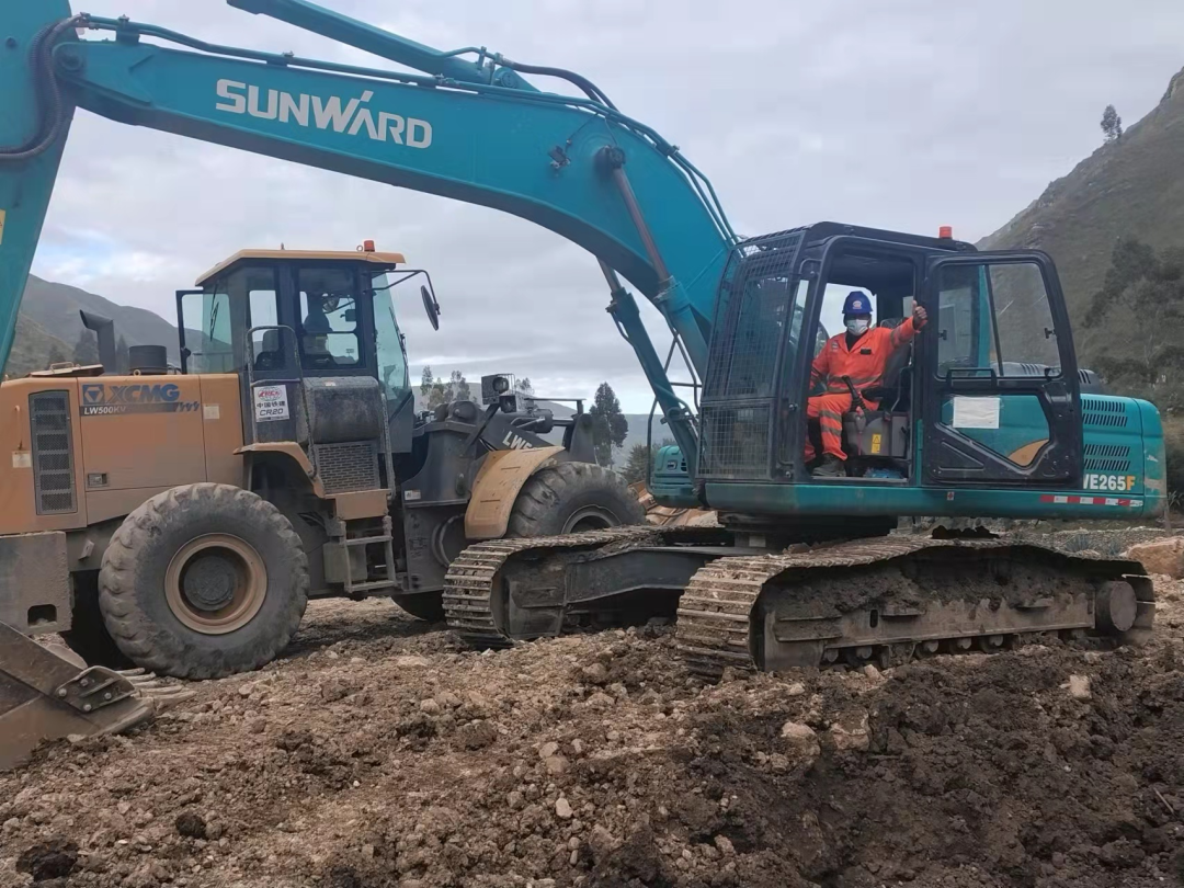 挑战世界第二高山脉!米兰网址智能装备助力秘鲁安第斯国家公路项目建设