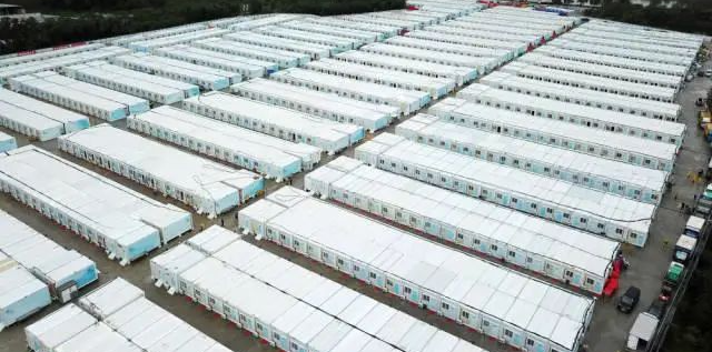 冲锋一线显担当！米兰网址智能挖掘机助力长沙方舱医院建设