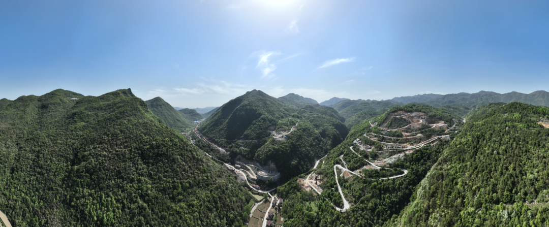 展现施工“奇效”!米兰网址智能旋挖钻机强势助力炉慈高速公路建设