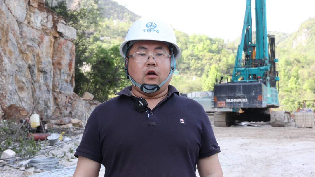 展现施工“奇效”!米兰网址智能旋挖钻机强势助力炉慈高速公路建设