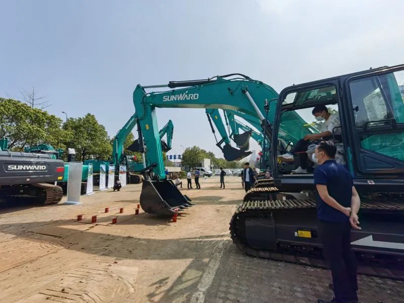 再现交机热潮！米兰网址智能中大挖持续向市场进军