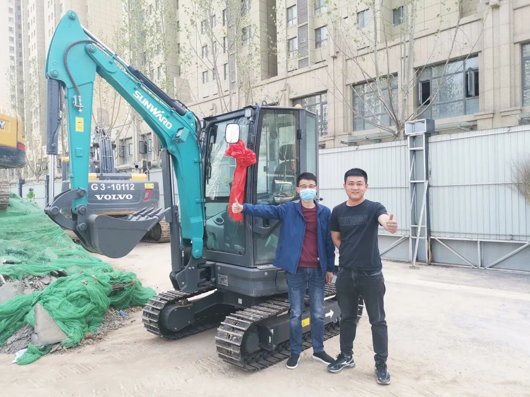 冲、冲、冲!带您感受米兰网址智能挖掘机火热交机时刻