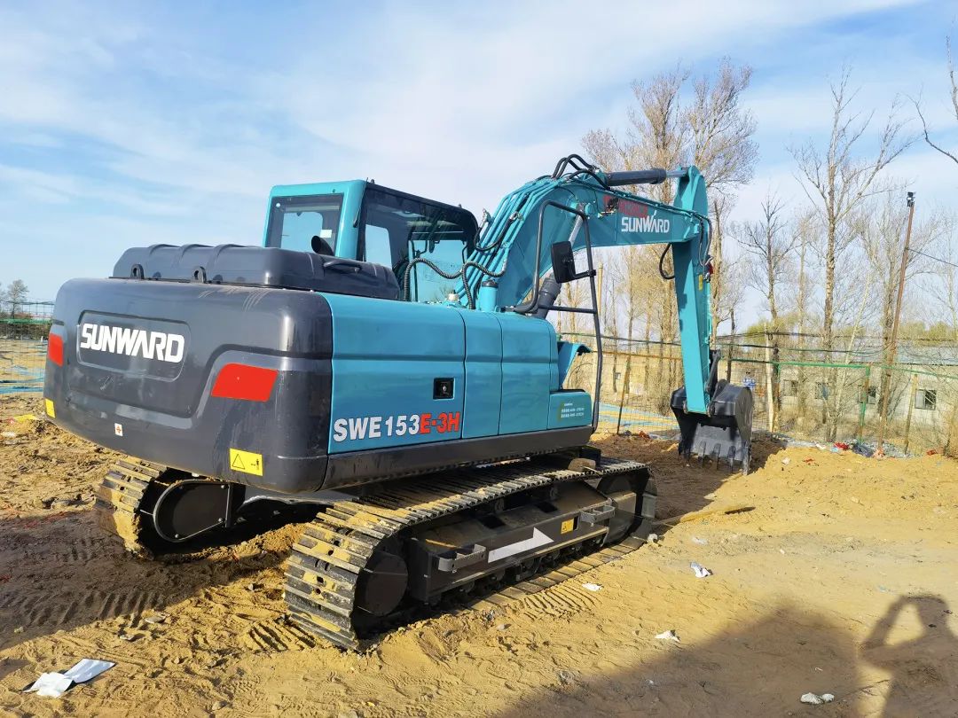 冲、冲、冲!带您感受米兰网址智能挖掘机火热交机时刻