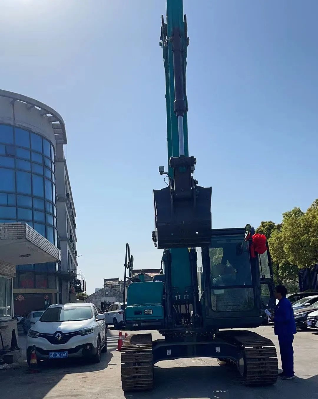 防疫、交机两手抓!米兰网址智能挖掘机顺利交付获好评