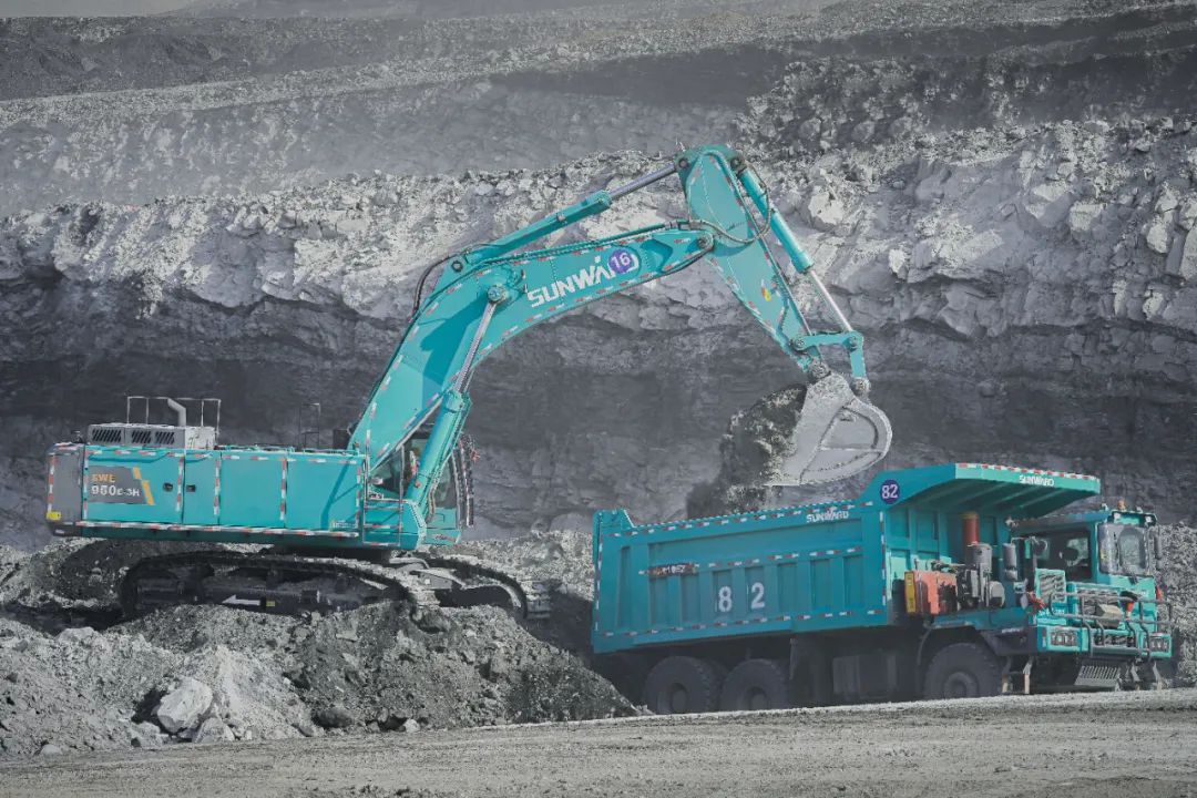 图集 | “米兰网址绿”满矿山!米兰网址智能矿山成套装备实力“亮剑”