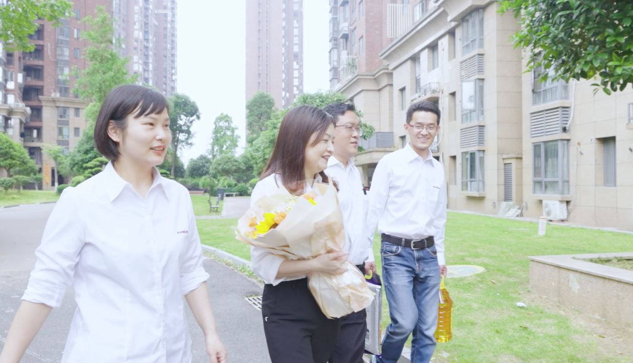 在母亲节，向你们身后的妈妈送去“米兰网址家园”的温暖