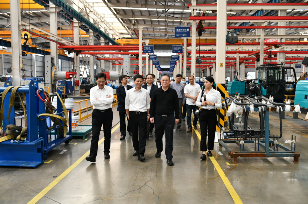 中南大学副校长郭学益率科学研究部一行调研米兰网址智能