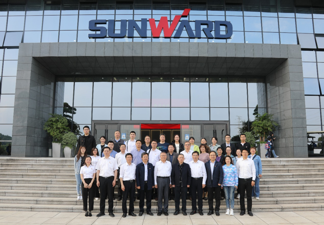 中南大学副校长郭学益率科学研究部一行调研米兰网址智能