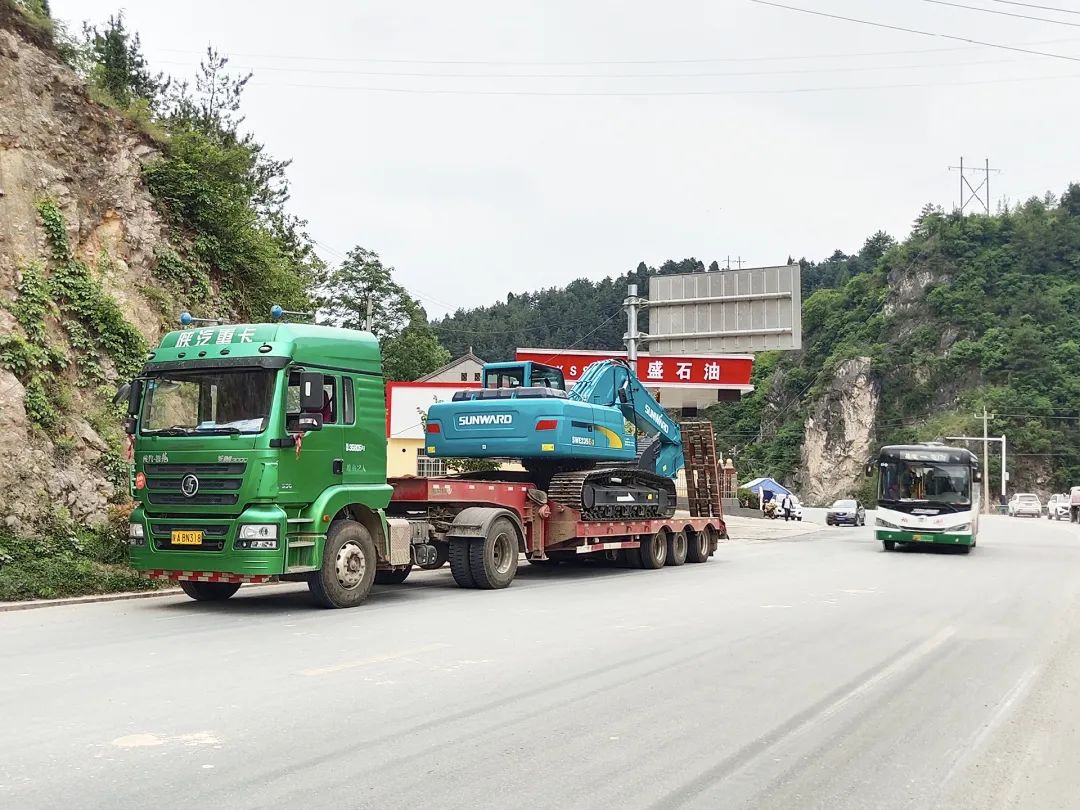 三员米兰网址挖机“悍将”收服“铁粉”一枚，凭什么？