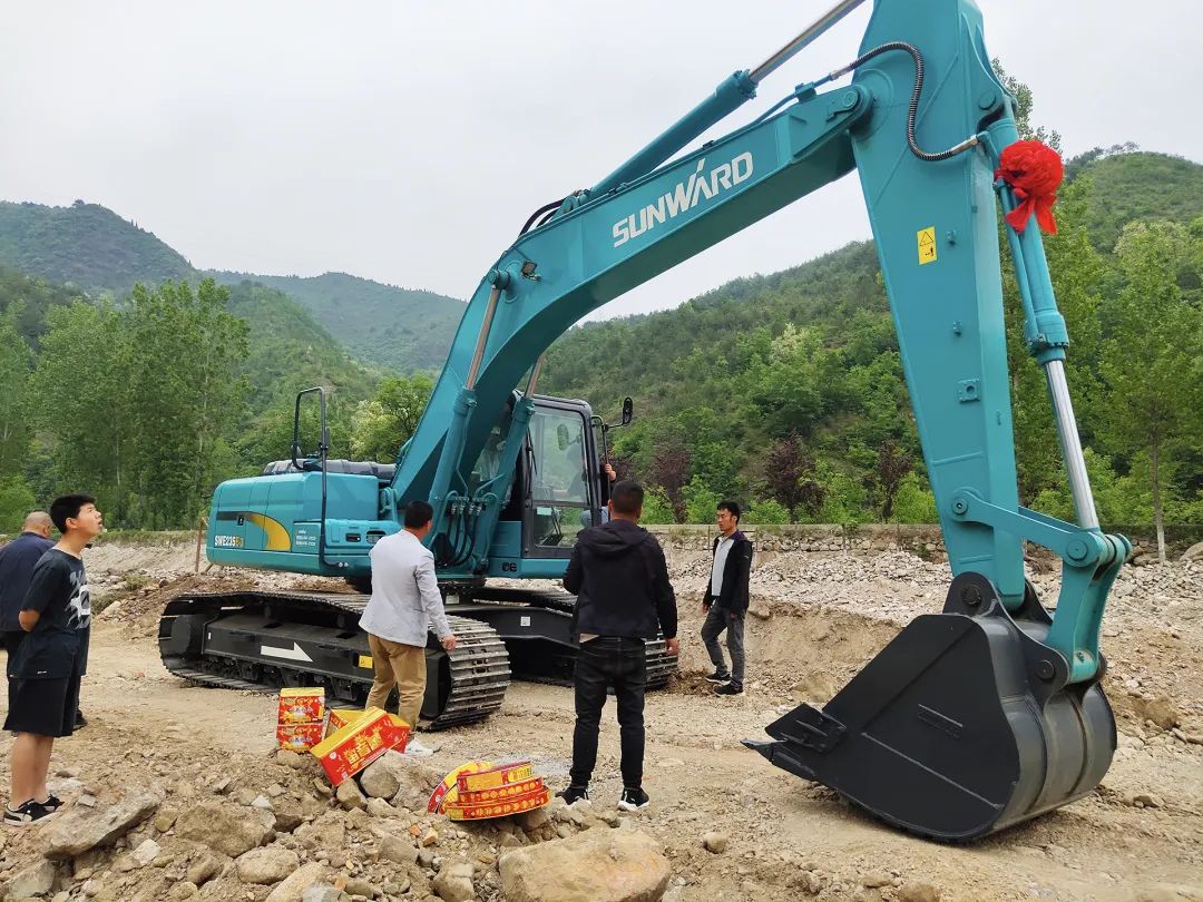 三员米兰网址挖机“悍将”收服“铁粉”一枚,凭什么?