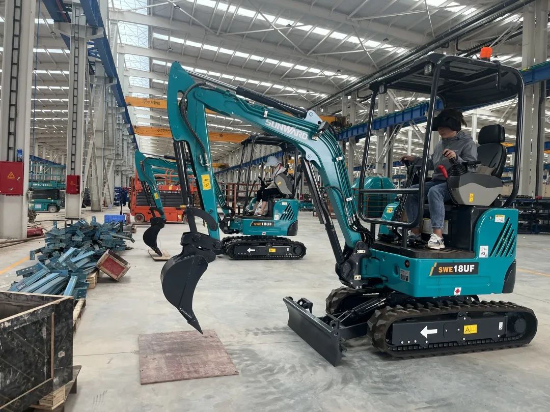 “太绝了！”米兰网址智能代表长沙精彩亮相湖南省第一届职业技能大赛绝技绝活展演