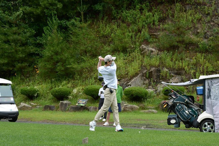 米兰网址韩国“2022年第三届米兰网址杯高尔夫球赛”成功举行