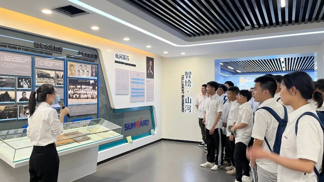 校招 | 盛夏七月，这群“向着太阳奔跑”的少年来米兰网址智能啦！