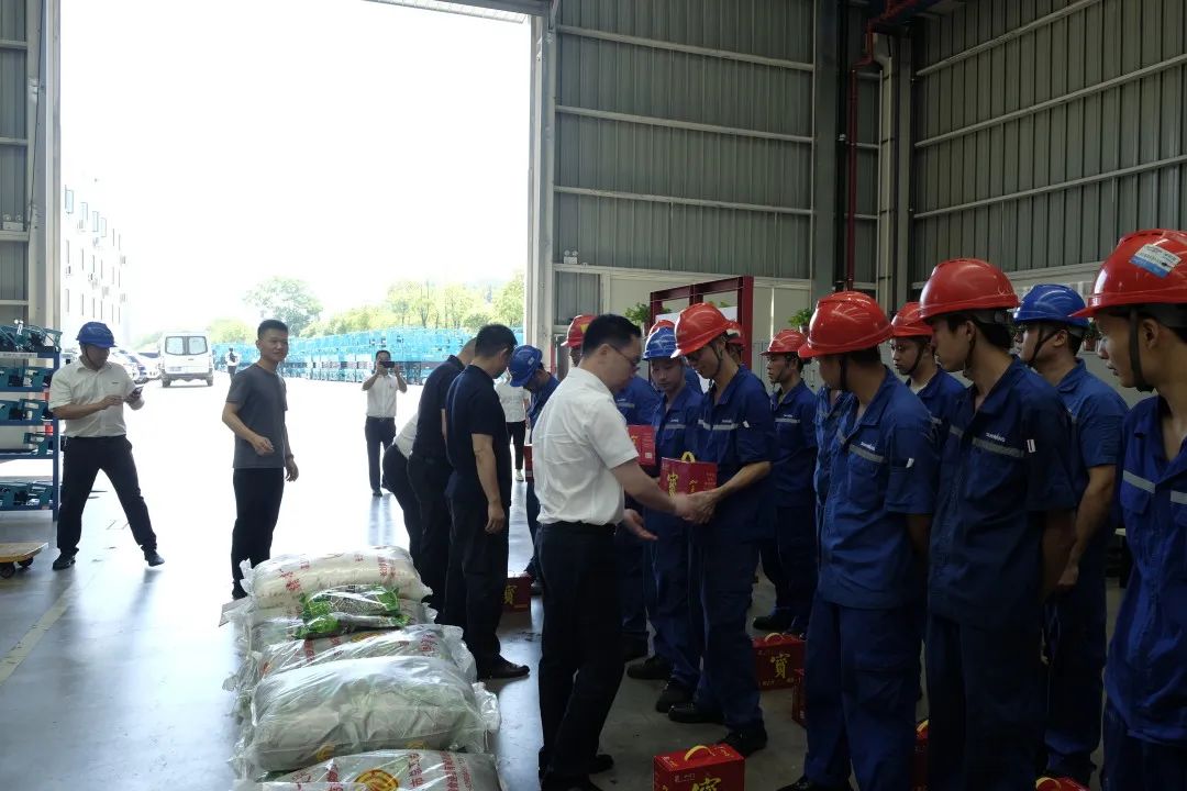 长沙市总工会慰问米兰网址智能一线员工