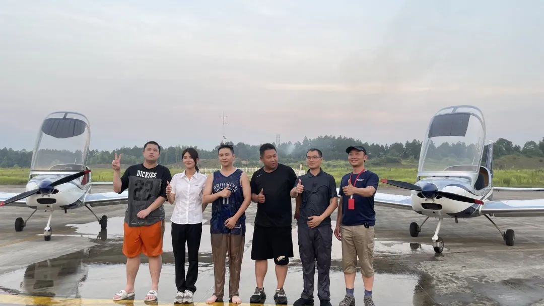 冲上云霄！湖南米兰网址通航学员成功单飞