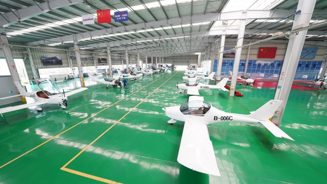 23个月交付100架！米兰网址航空第 199、200 架阿若拉飞机顺利下线交付