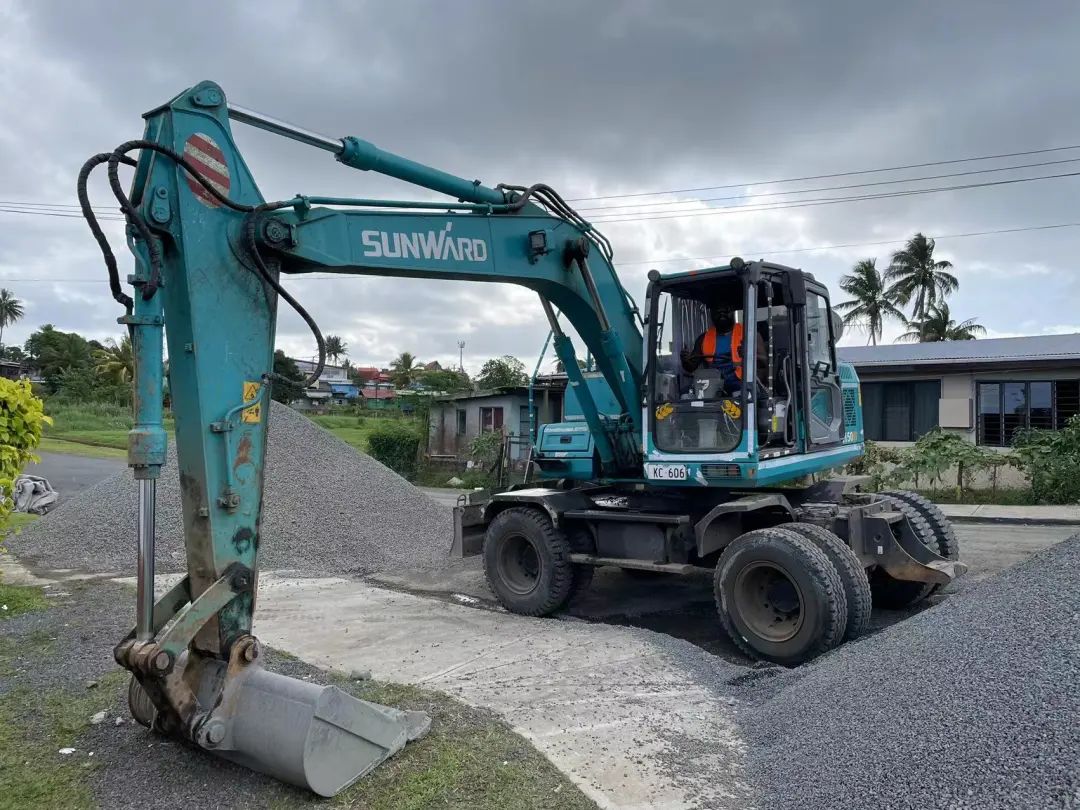 “米兰网址绿”迈向南太平洋岛，米兰网址智能轮挖助力斐济基础设施建设