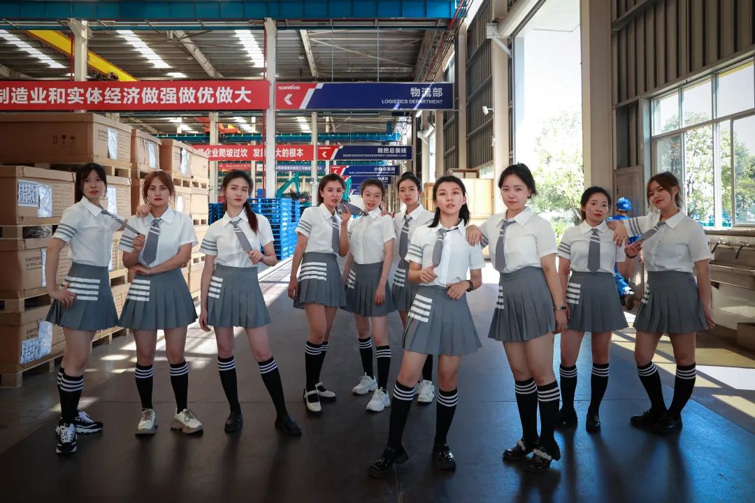 又酷又辣又炫！米兰网址智能第二届挖机宝贝来了