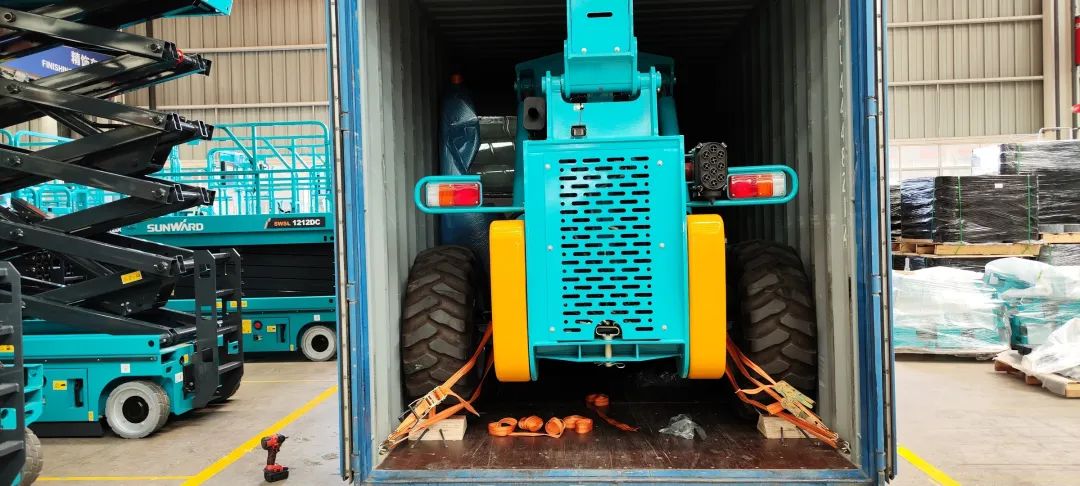 单笔采购金额千万元！米兰网址智能伸缩臂叉装车批量出口