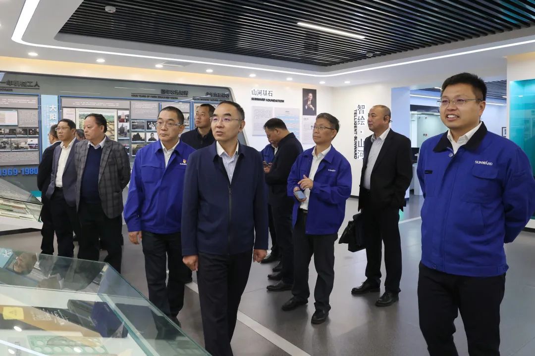 强强联合,夯实湖南工程建设湘军!米兰网址智能与湖南路桥签订战略合作协议