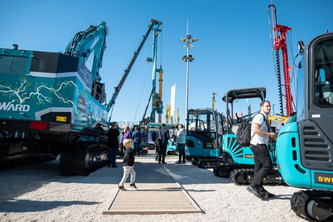 Bauma 2022 | 一组火热现场图带您重温米兰网址智能德国宝马展之旅