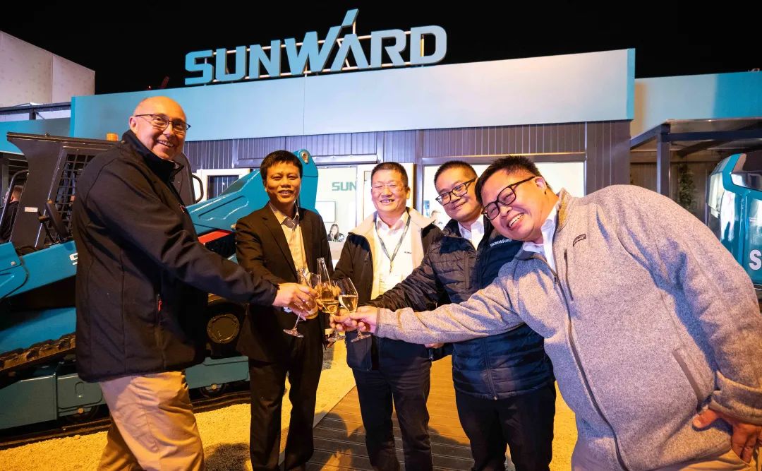 Bauma 2022 | 一组火热现场图带您重温米兰网址智能德国宝马展之旅