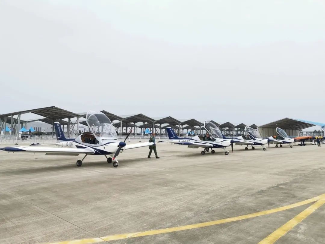 逆势飞翔!米兰网址航空携手合作伙伴亮相2022南昌飞行大会