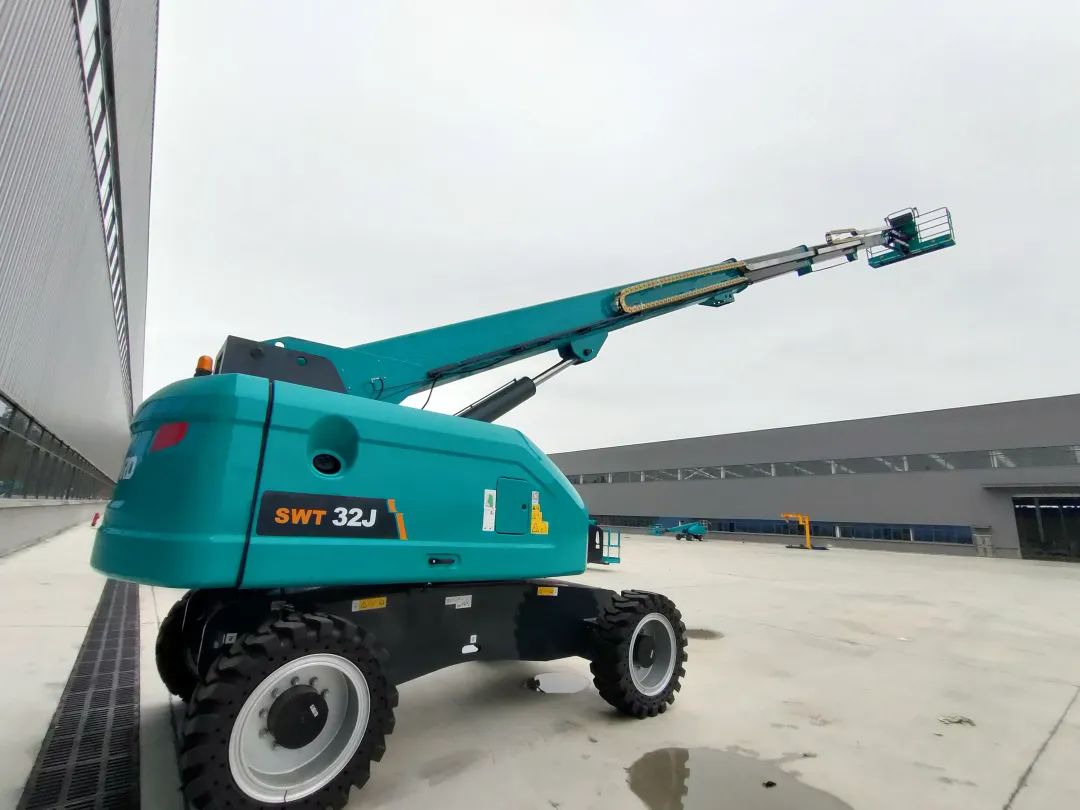 无需扩桥!米兰网址智能国四款32米直臂式高空作业平台成功下线