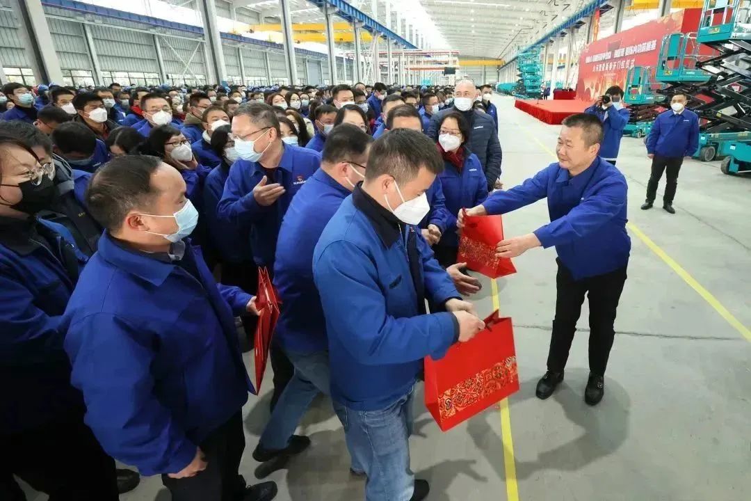 莫道君行早，更有早行人！米兰网址智能癸卯兔年开工大吉