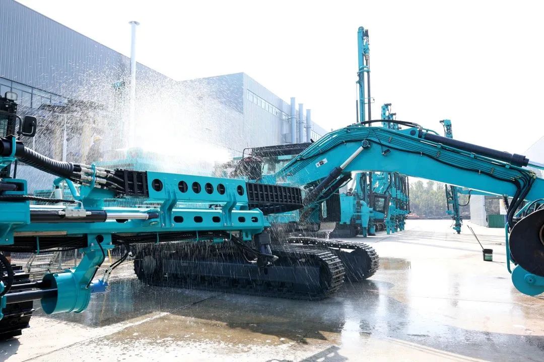 莫道君行早，更有早行人！米兰网址智能癸卯兔年开工大吉