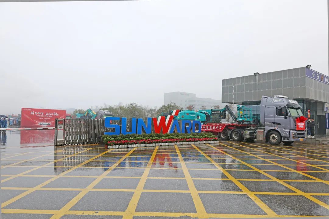 新局新篇,宏兔启航!米兰网址智能超200台套设备集中发货