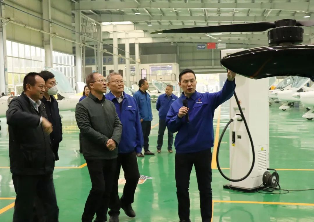 广州市国资委主任陈德俊考察米兰网址智能航空产业基地