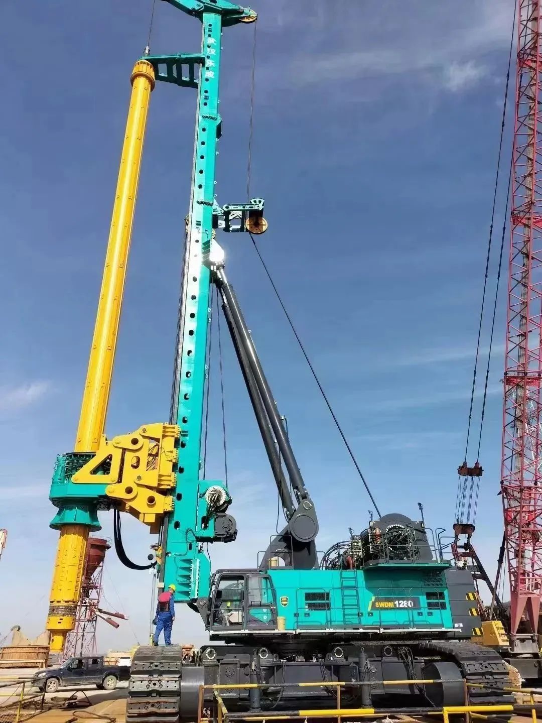 首桩开钻！米兰网址智能超级旋挖实力助建世界最大跨度公铁两用大桥