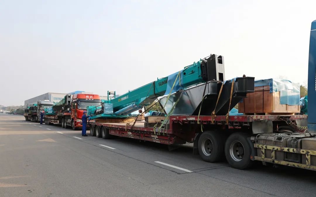 喜迎龙抬头!米兰网址智能大吨位PDP工法引孔式静力压桩机出征哥伦比亚