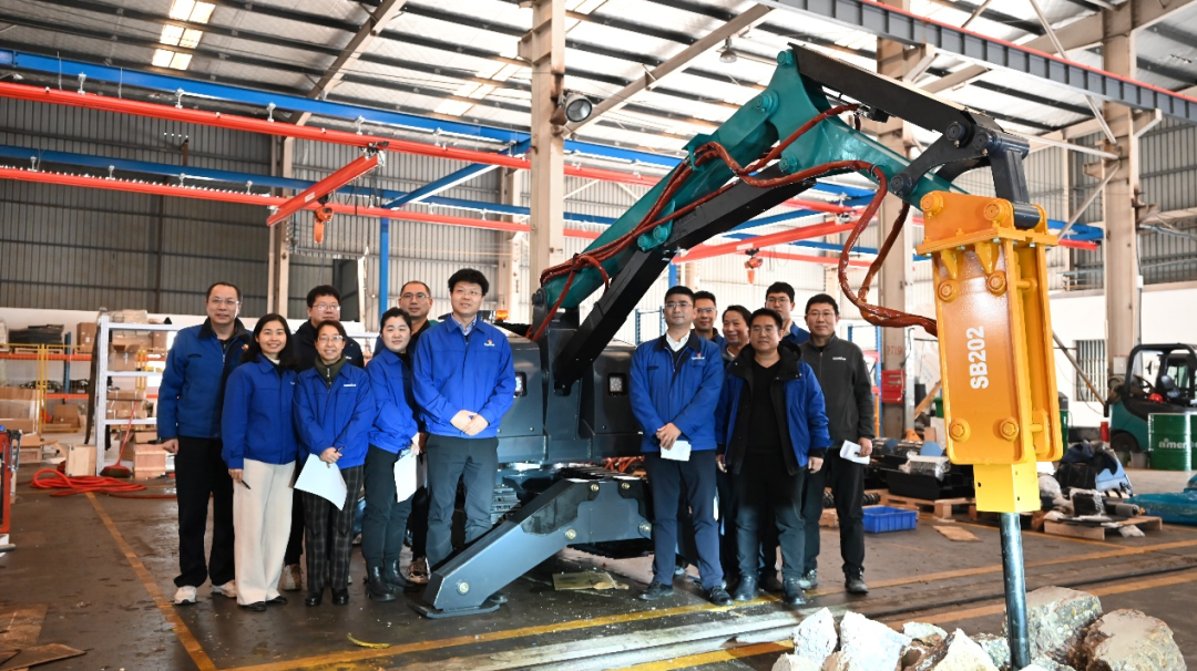 破拆应急，智能担当！米兰网址特装SWR280DE破拆机器人下线交付