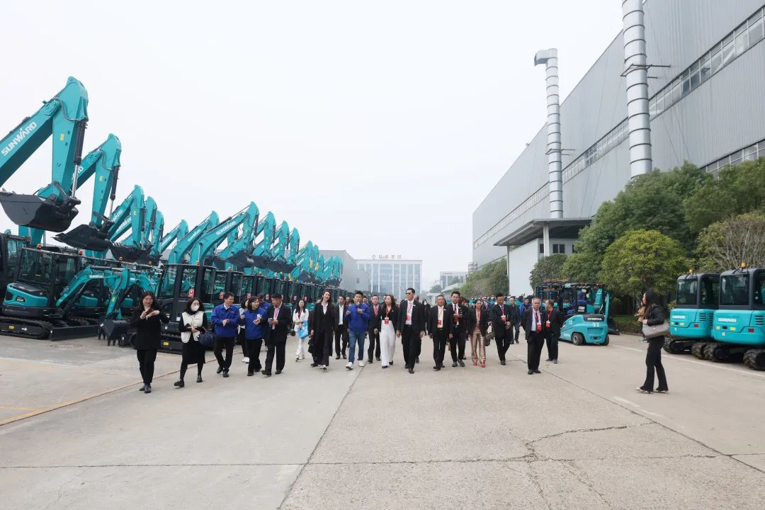 泰国代表团到访米兰网址智能