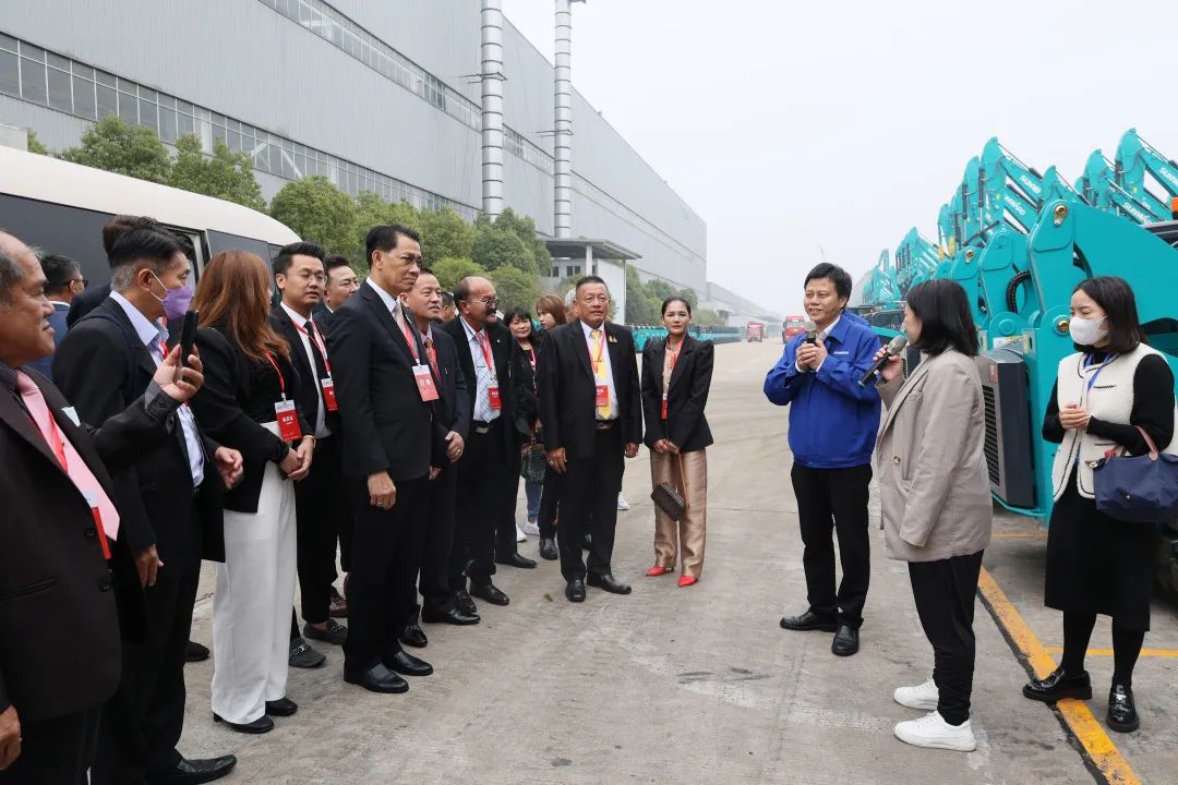 泰国代表团到访米兰网址智能