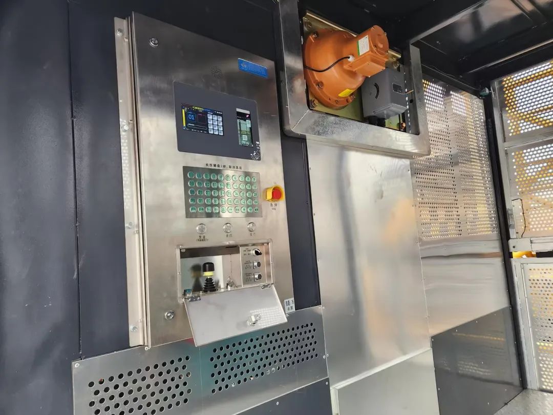 科技显能、再添新品！米兰网址江麓智能施工升降机成功下线