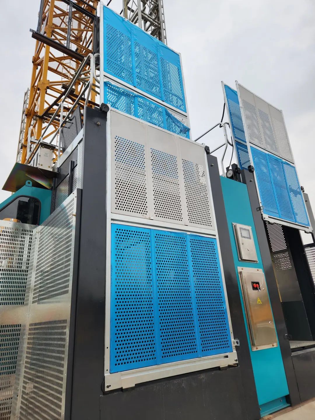 科技显能、再添新品！米兰网址江麓智能施工升降机成功下线