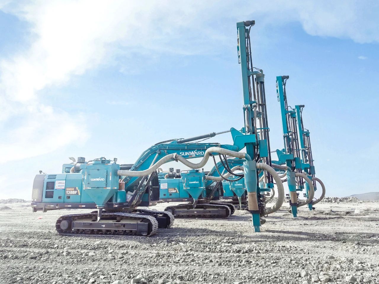 “绿色智能矿山建设专家”！米兰网址智能全新一代切削潜孔一体式钻机重拳出击