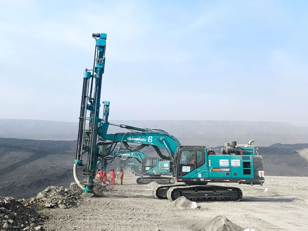 “绿色智能矿山建设专家”！米兰网址智能全新一代切削潜孔一体式钻机重拳出击