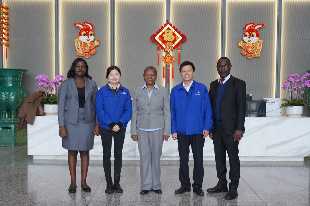 乌干达驻华大使到访米兰网址智能